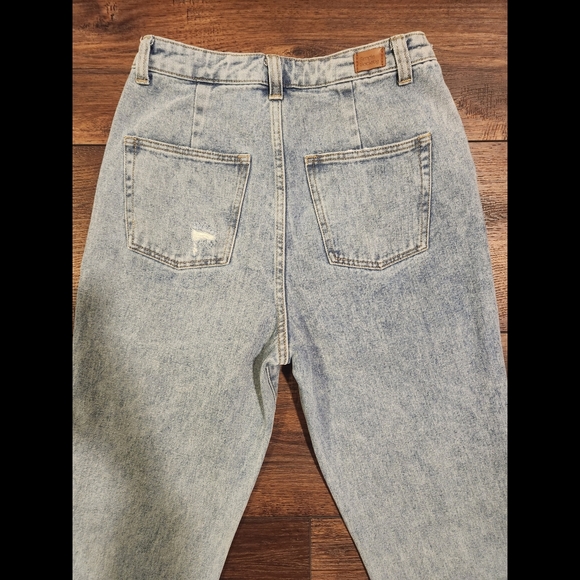Retro Highwaisted Jeans - Picture 11 of 15